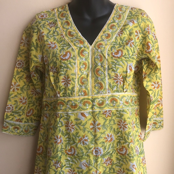 3 for $35 Cutie tunic Sz S 🕉 - Picture 2 of 3